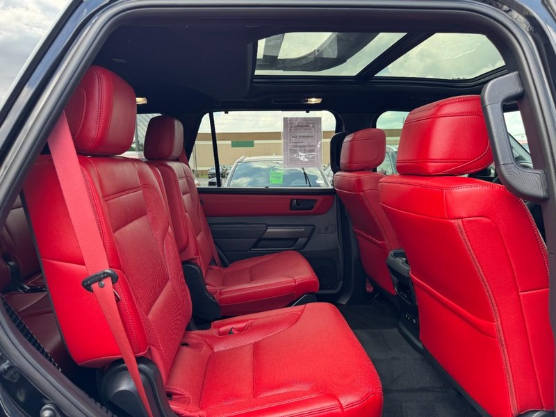 Toyota Sequoia Vehicle Image 10