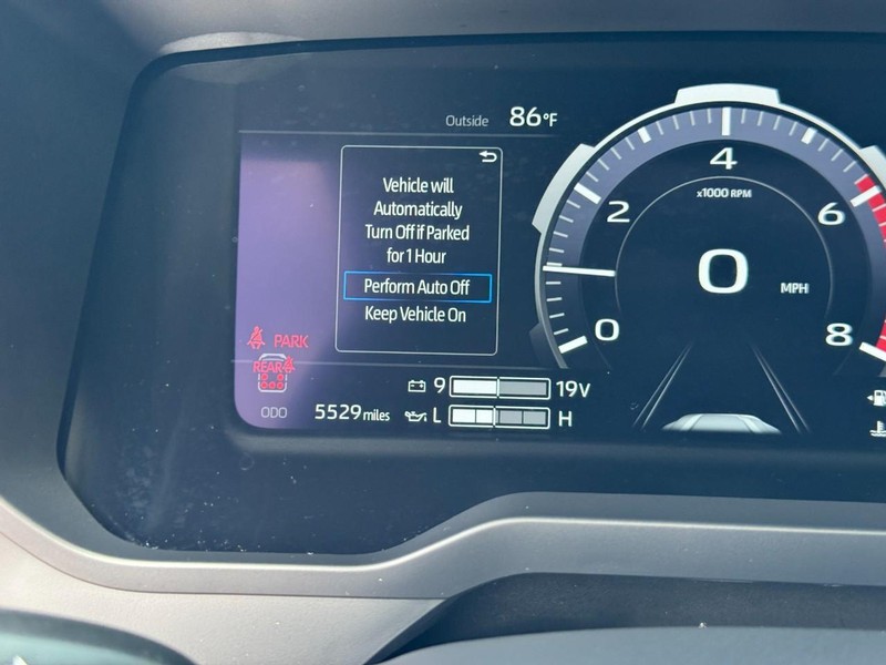 Toyota Sequoia Vehicle Image 21