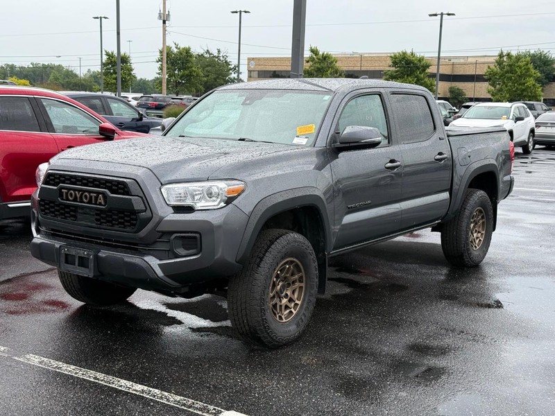 Toyota Tacoma 4WD Vehicle Image 02