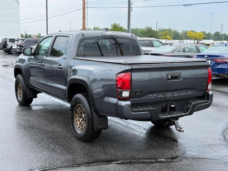 Toyota Tacoma 4WD Vehicle Image 05