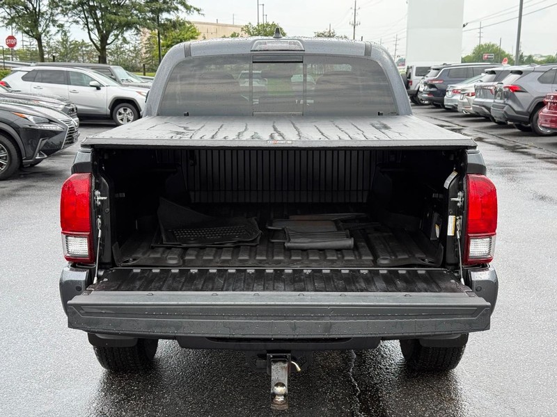 Toyota Tacoma 4WD Vehicle Image 07
