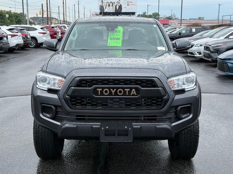 Toyota Tacoma 4WD Vehicle Image 09