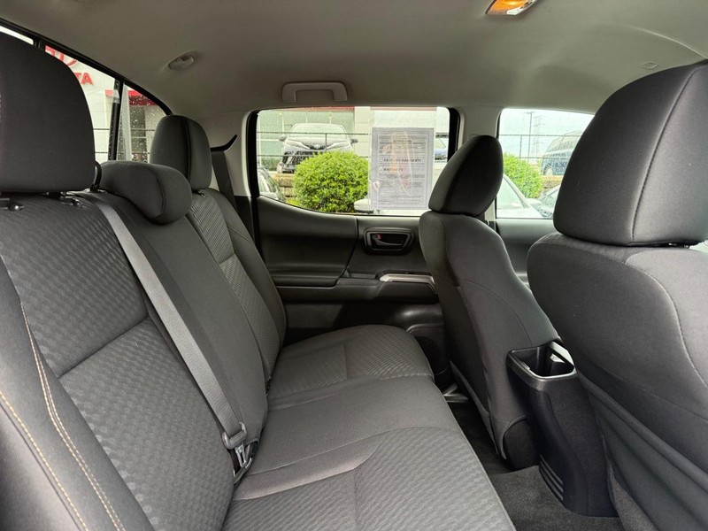 Toyota Tacoma 4WD Vehicle Image 10