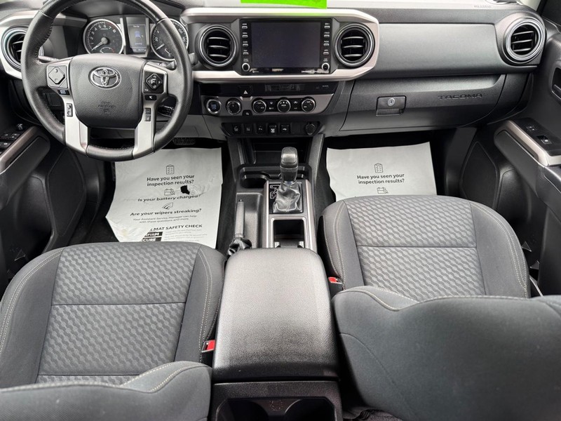 Toyota Tacoma 4WD Vehicle Image 11