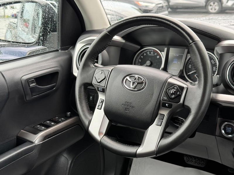 Toyota Tacoma 4WD Vehicle Image 12