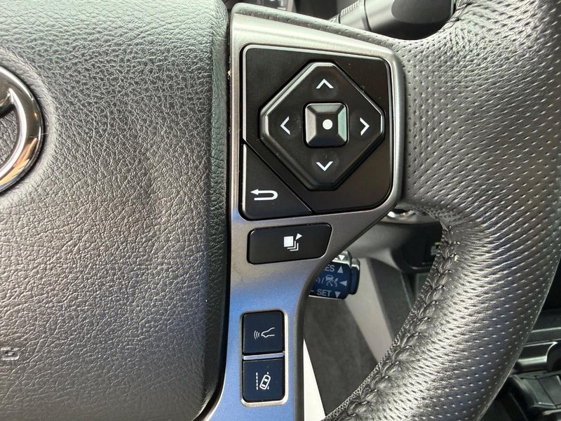 Toyota Tacoma 4WD Vehicle Image 14