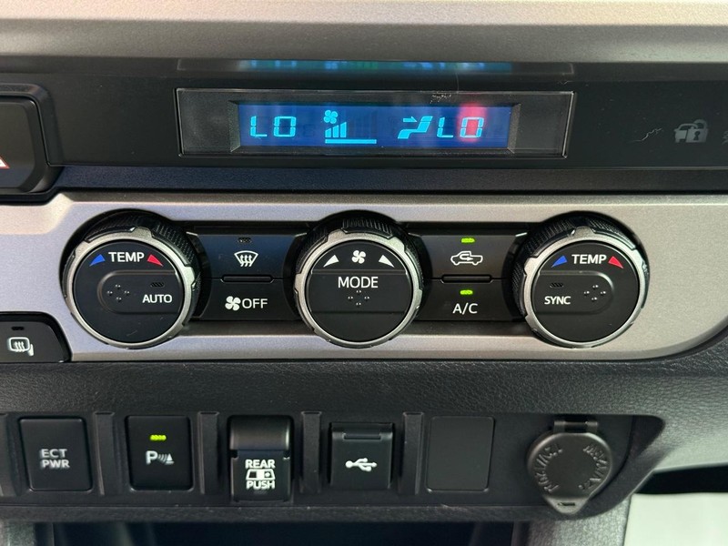 Toyota Tacoma 4WD Vehicle Image 18