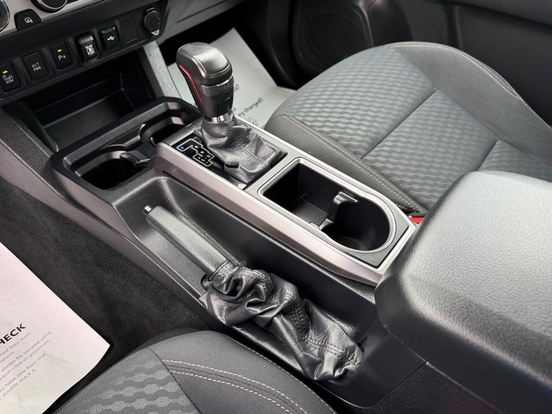 Toyota Tacoma 4WD Vehicle Image 19