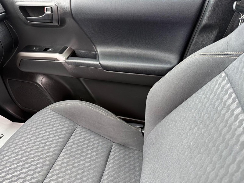 Toyota Tacoma 4WD Vehicle Image 20