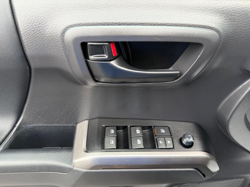 Toyota Tacoma 4WD Vehicle Image 23
