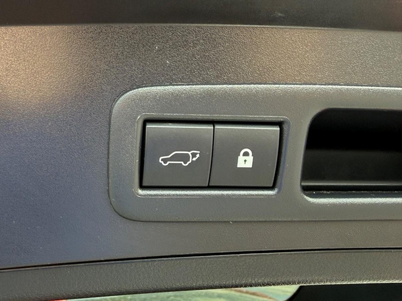 Lexus UX Vehicle Image 08