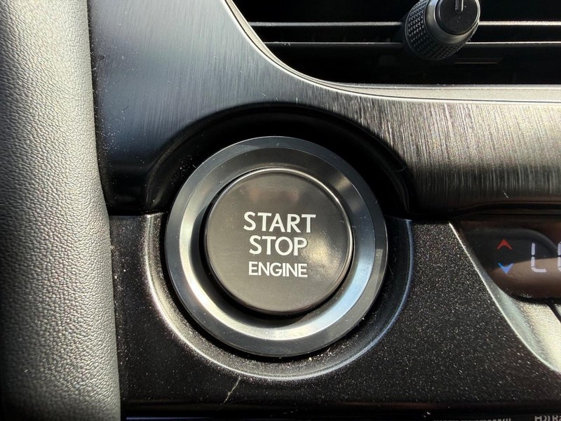 Lexus UX Vehicle Image 17
