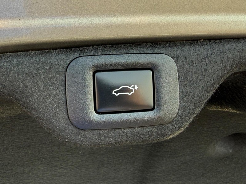 Lexus ES Vehicle Image 08