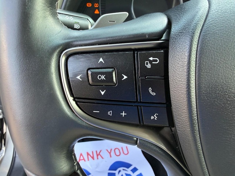 Lexus ES Vehicle Image 15