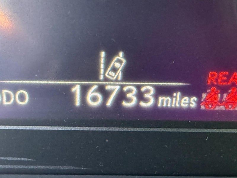 Lexus ES Vehicle Image 25