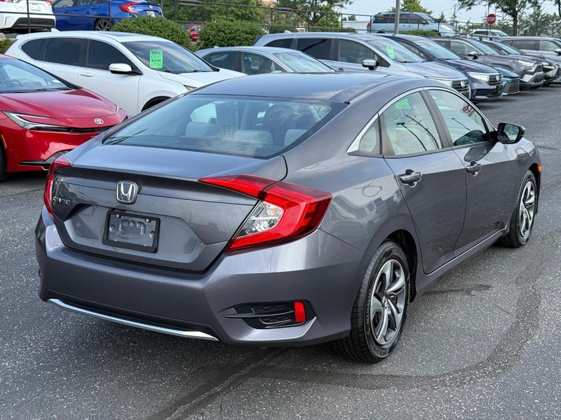 Honda Civic Sedan Vehicle Full-screen Gallery Image 03