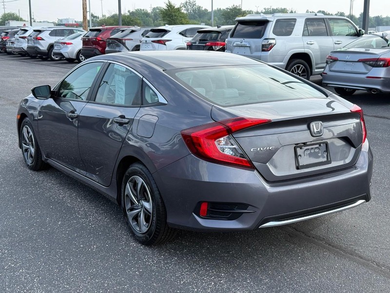 Honda Civic Sedan Vehicle Full-screen Gallery Image 05