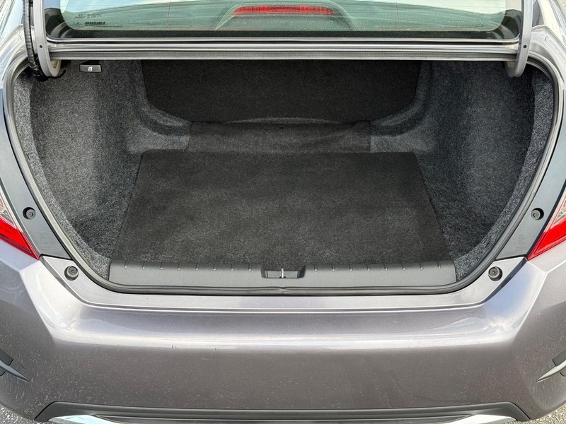 Honda Civic Sedan Vehicle Full-screen Gallery Image 07