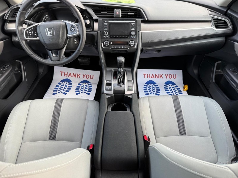Honda Civic Sedan Vehicle Full-screen Gallery Image 11