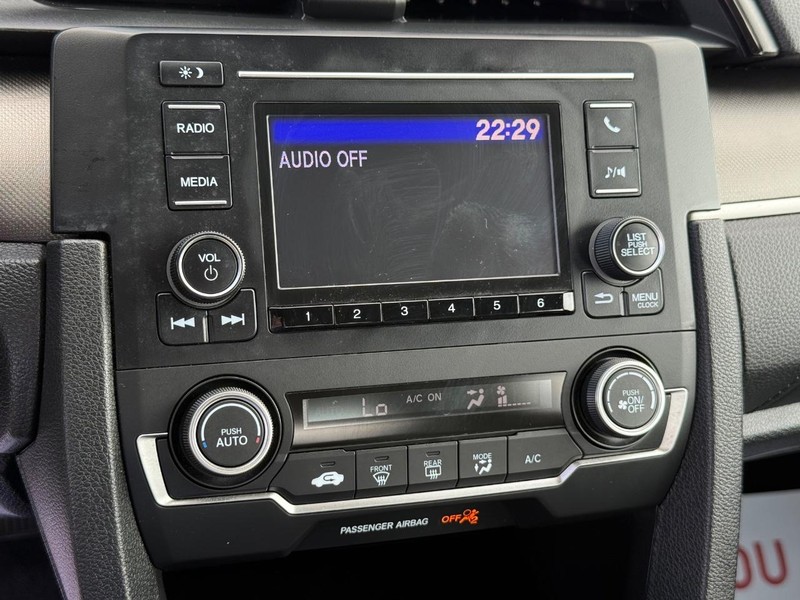 Honda Civic Sedan Vehicle Full-screen Gallery Image 15