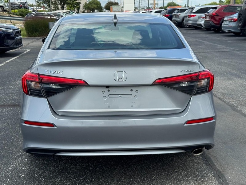 Honda Civic Sedan Vehicle Full-screen Gallery Image 05