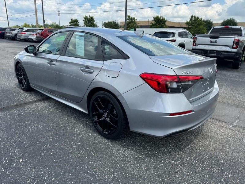 Honda Civic Sedan Vehicle Full-screen Gallery Image 06