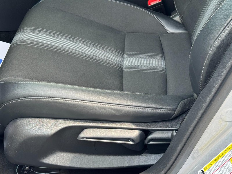 Honda Civic Sedan Vehicle Full-screen Gallery Image 24