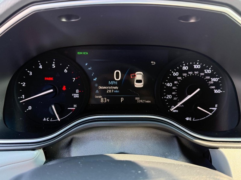 Toyota Avalon Vehicle Full-screen Gallery Image 23