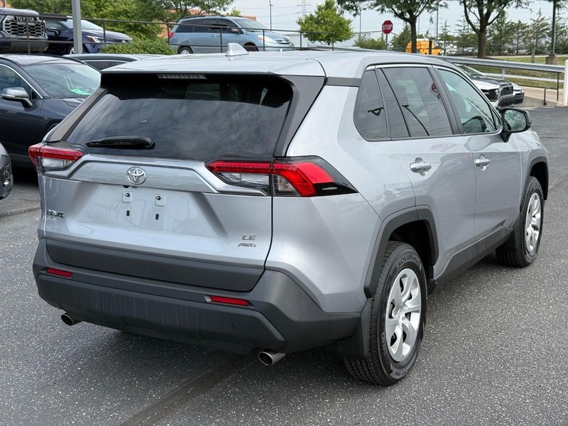 Toyota RAV4 Vehicle Image 03