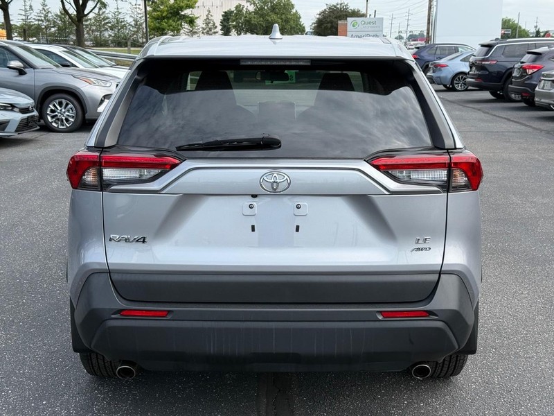 Toyota RAV4 Vehicle Image 04