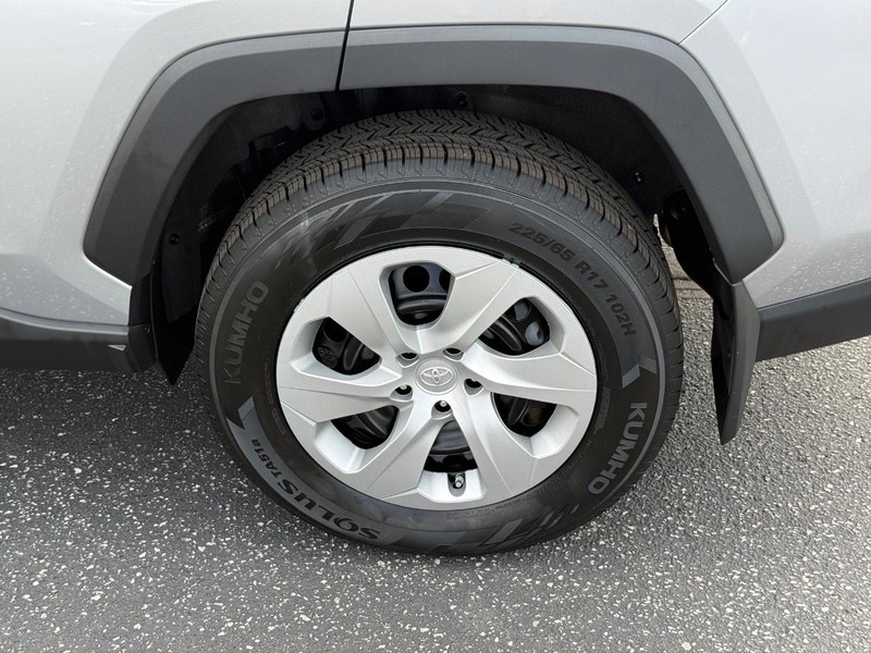 Toyota RAV4 Vehicle Image 06
