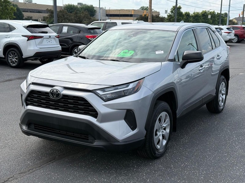 Toyota RAV4 Vehicle Image 08