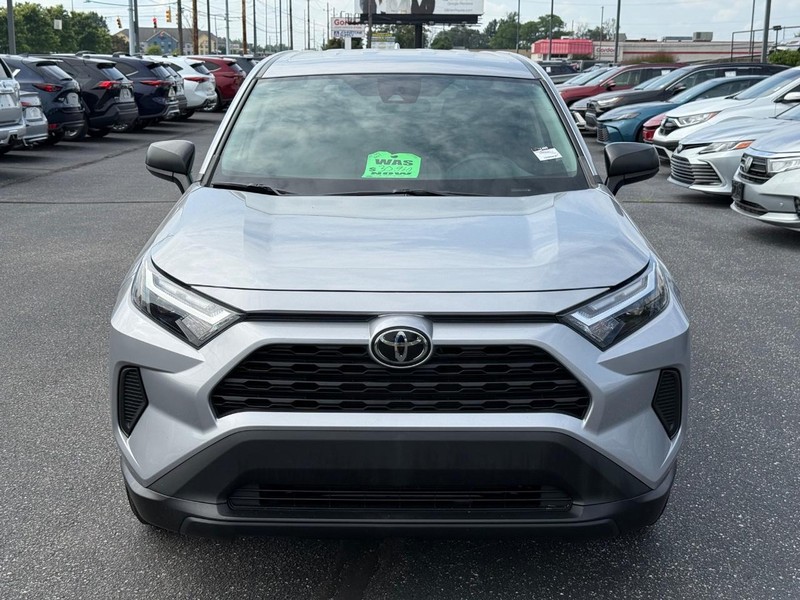 Toyota RAV4 Vehicle Image 09