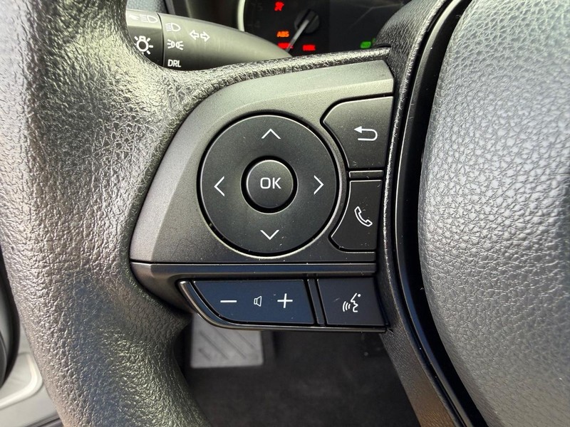 Toyota RAV4 Vehicle Image 13