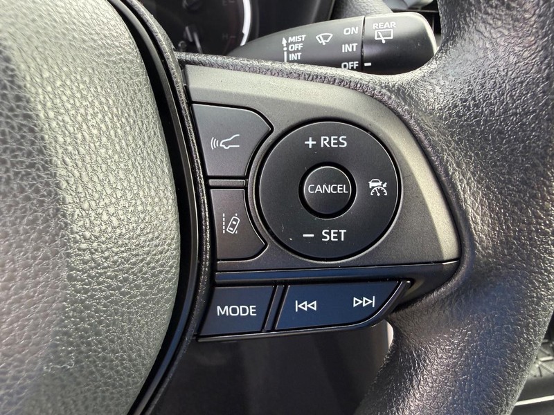 Toyota RAV4 Vehicle Image 14