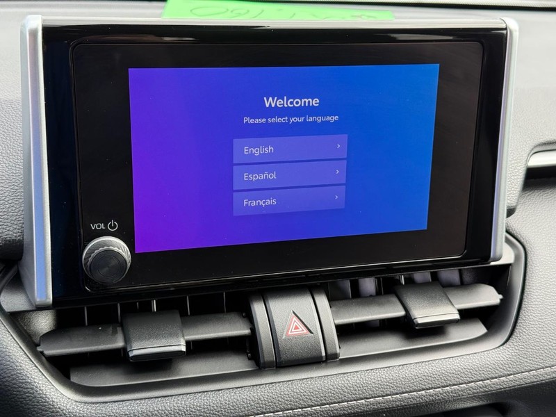 Toyota RAV4 Vehicle Image 15