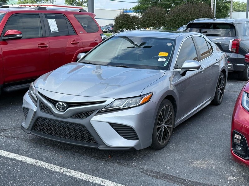 Toyota Camry Vehicle Image 02