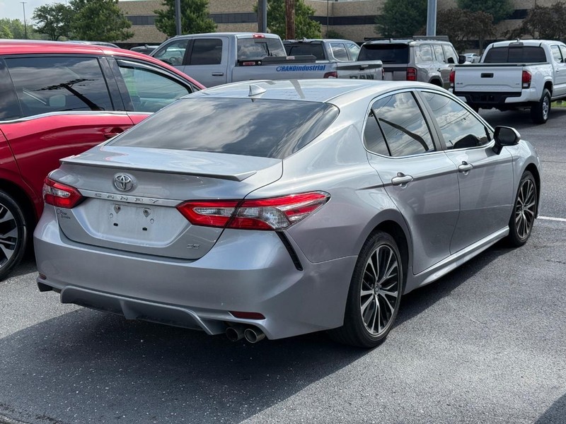 Toyota Camry Vehicle Image 04