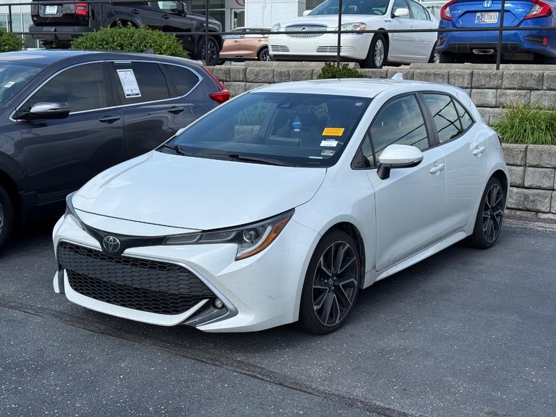 Toyota Corolla Hatchback Vehicle Image 02