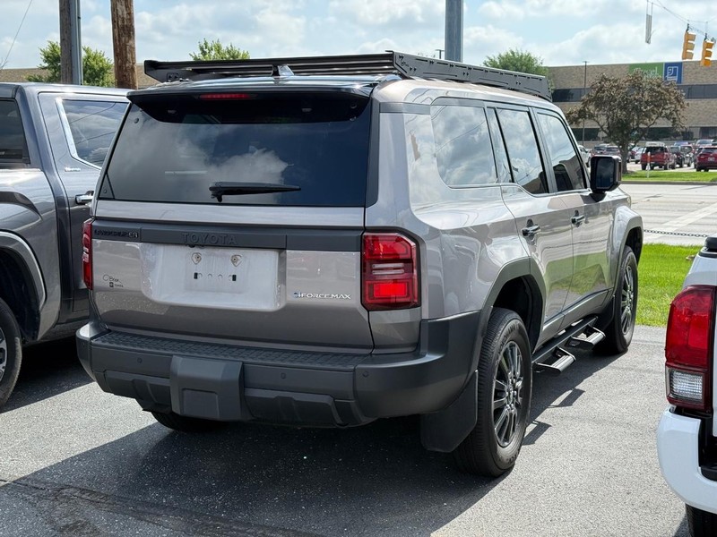Toyota Land Cruiser Vehicle Image 04