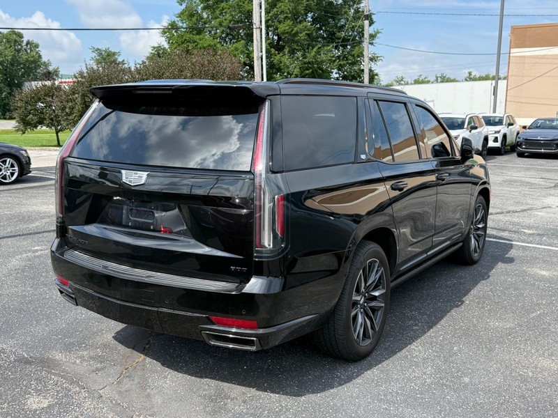 Cadillac Escalade Vehicle Image 04