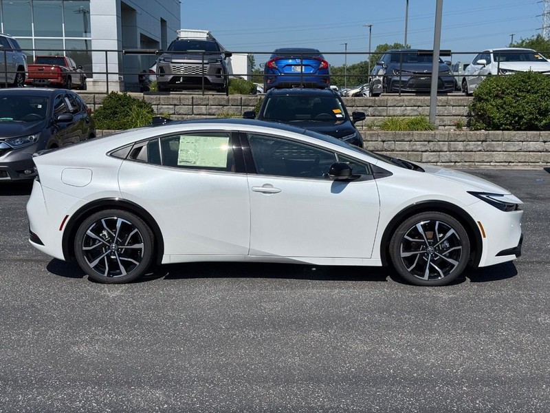Toyota Prius Plug-In Hybrid Vehicle Image 02