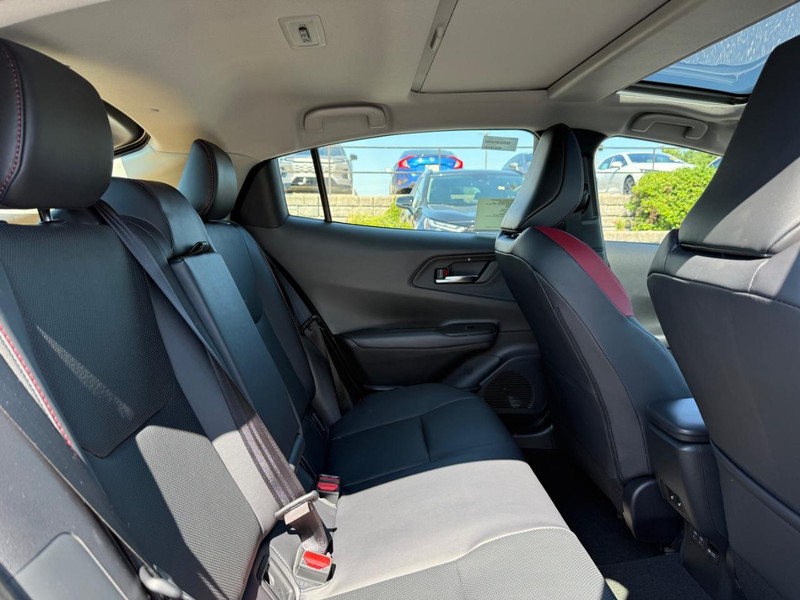 Toyota Prius Plug-In Hybrid Vehicle Image 04