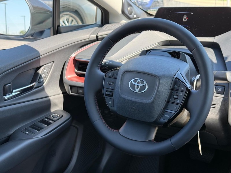 Toyota Prius Plug-In Hybrid Vehicle Image 07
