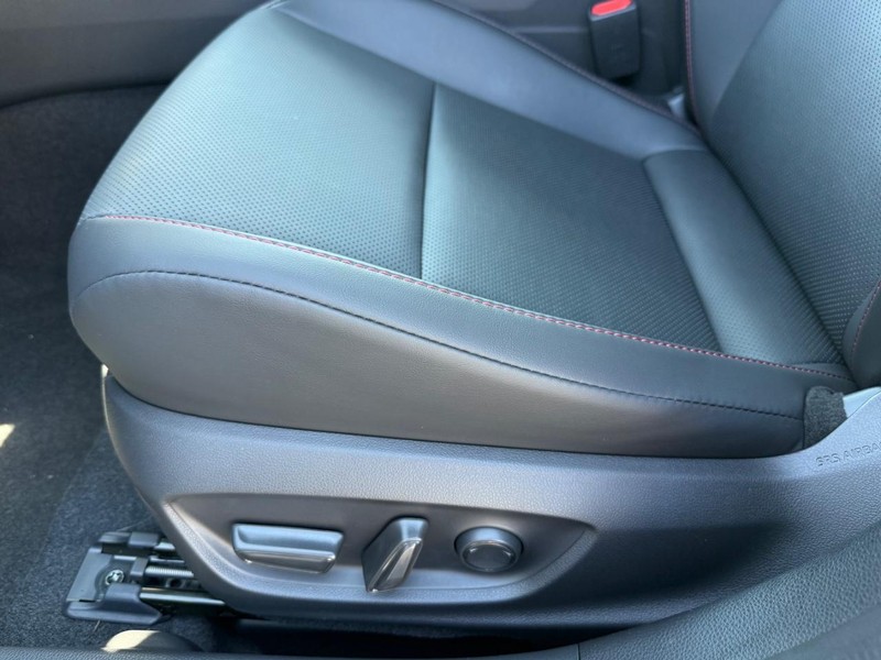 Toyota Prius Plug-In Hybrid Vehicle Image 20