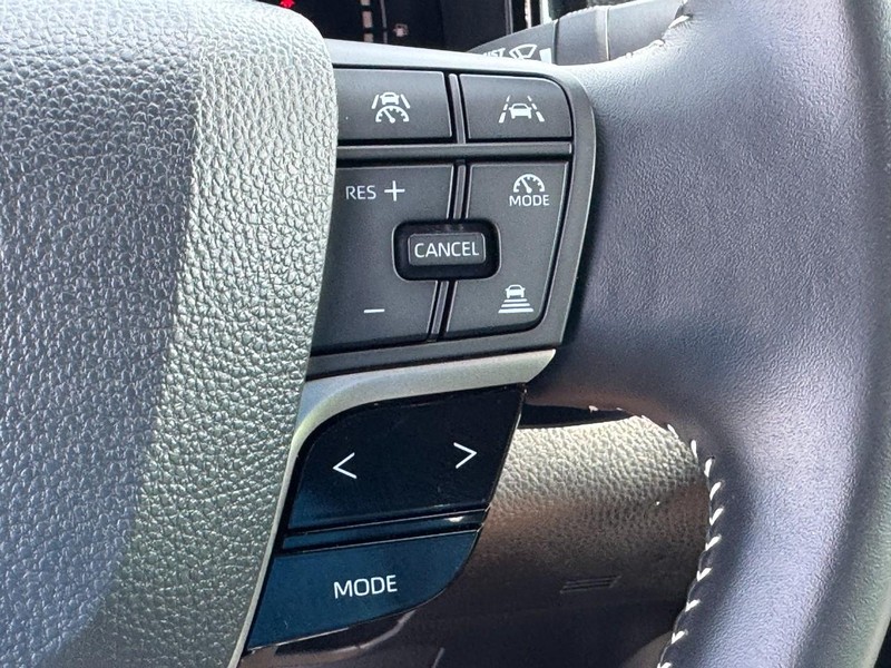 Toyota Camry Vehicle Full-screen Gallery Image 20