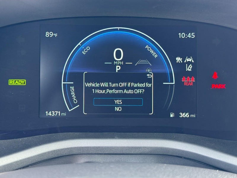 Toyota Camry Vehicle Full-screen Gallery Image 21