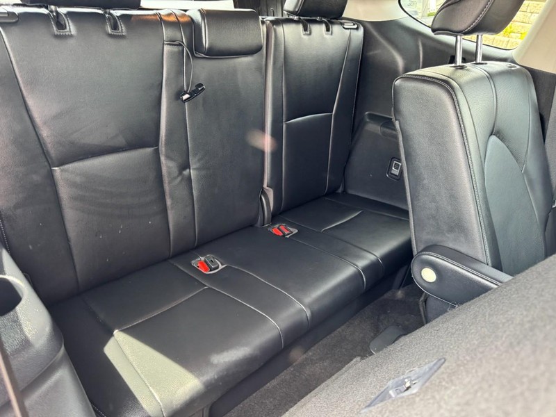 Toyota Highlander Vehicle Full-screen Gallery Image 11