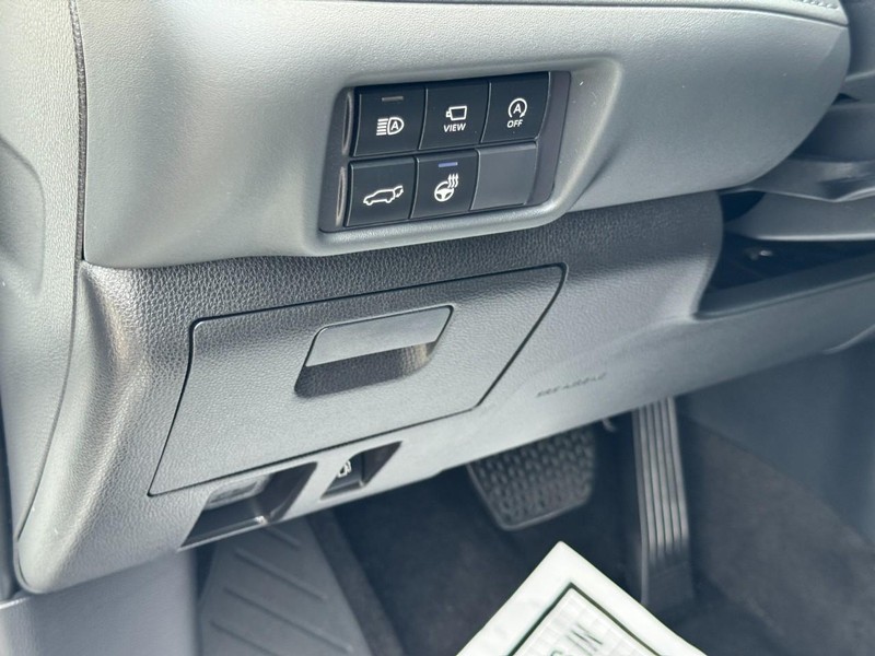 Toyota Highlander Vehicle Full-screen Gallery Image 18