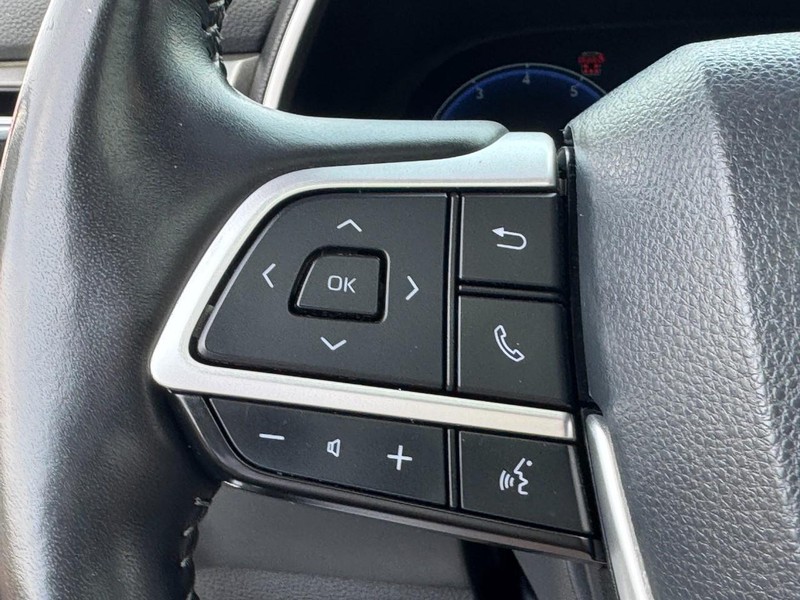 Toyota Highlander Vehicle Full-screen Gallery Image 19